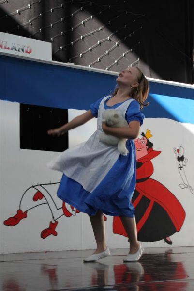 tl_files/Dateien/Fotos/2012 Alice im Maerchenland 3.jpg